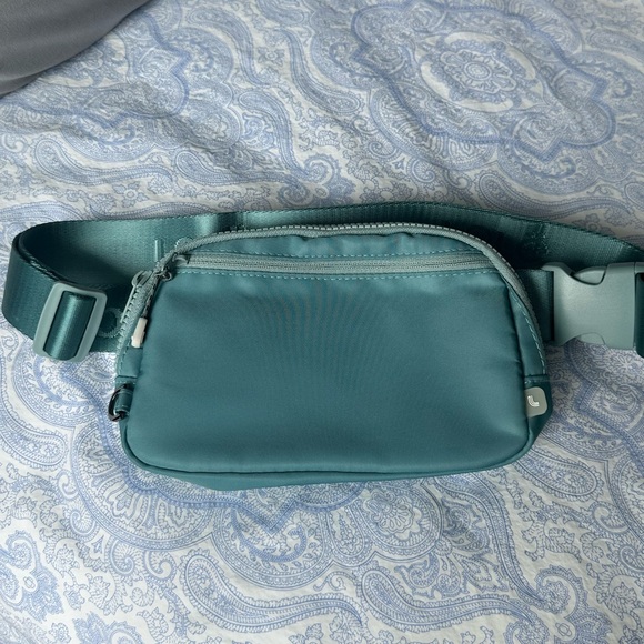 Lole Teal Belt Bag - Picture 1 of 1